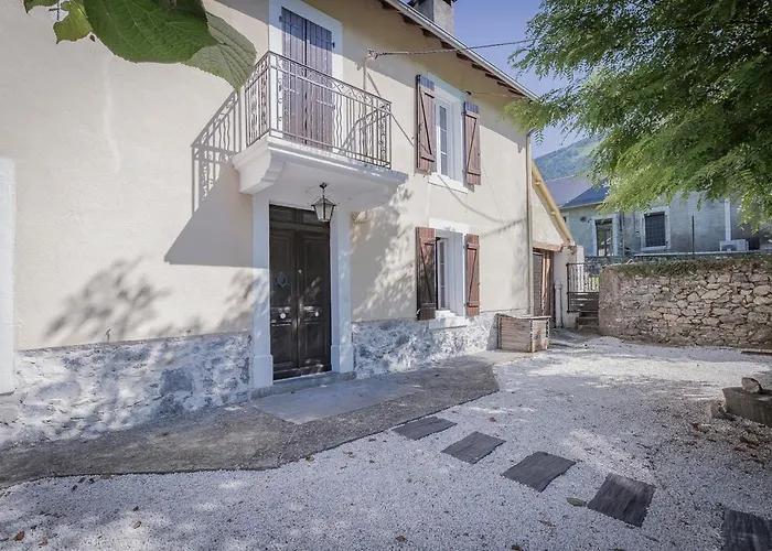 Pyrénées - Grand De Caractère *